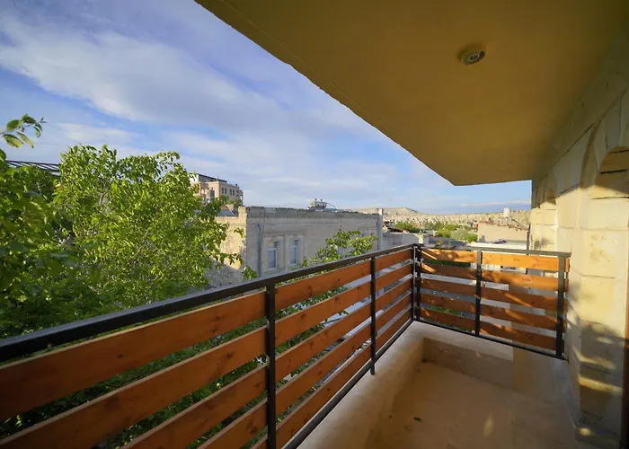 Ayaz Stone House 格雷梅